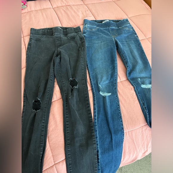 Old Navy Rockstar Super Skinny Jeggings (set of 2) - Picture 2 of 7